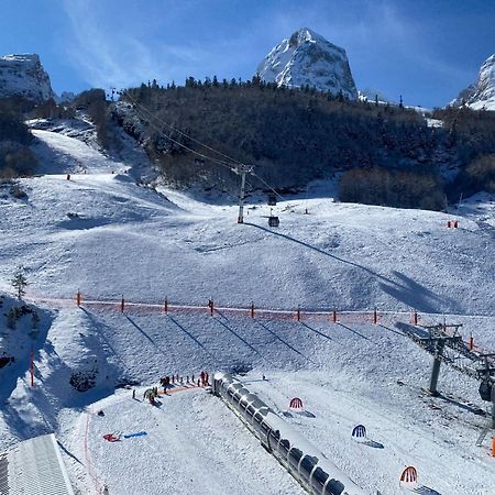 Le Skidoux 2*, Au Pied Des Pistes, Vue Montagne Gourette Luaran gambar