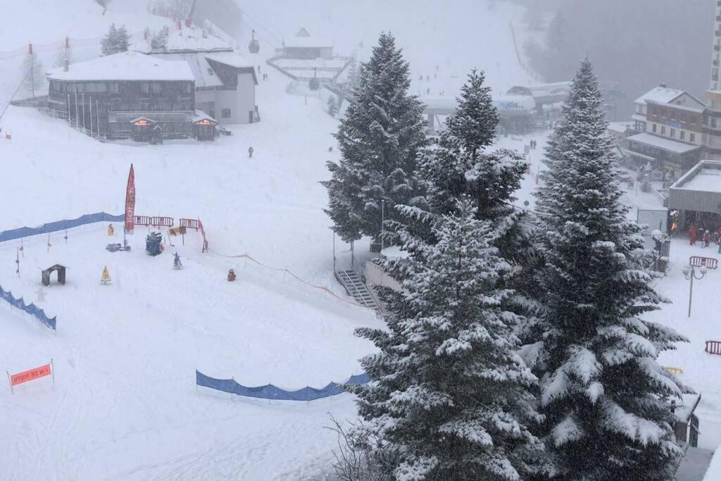Le Skidoux 2*, Au Pied Des Pistes, Vue Montagne Gourette Luaran gambar