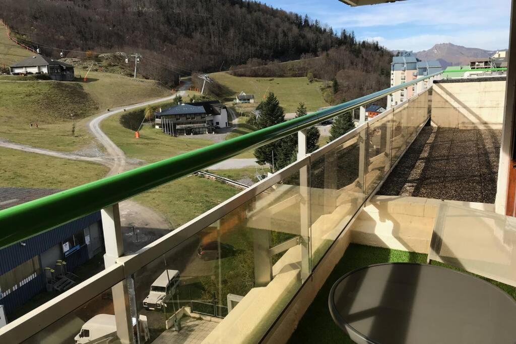 Le Skidoux 2*, Au Pied Des Pistes, Vue Montagne Gourette Luaran gambar