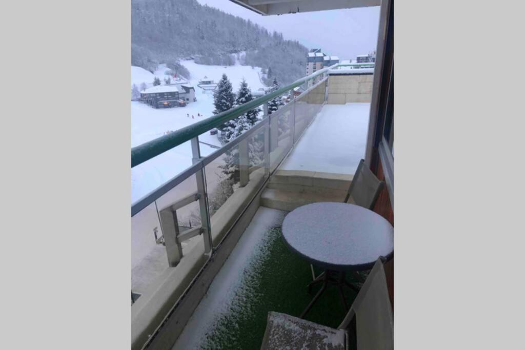 Le Skidoux 2*, Au Pied Des Pistes, Vue Montagne Gourette Luaran gambar