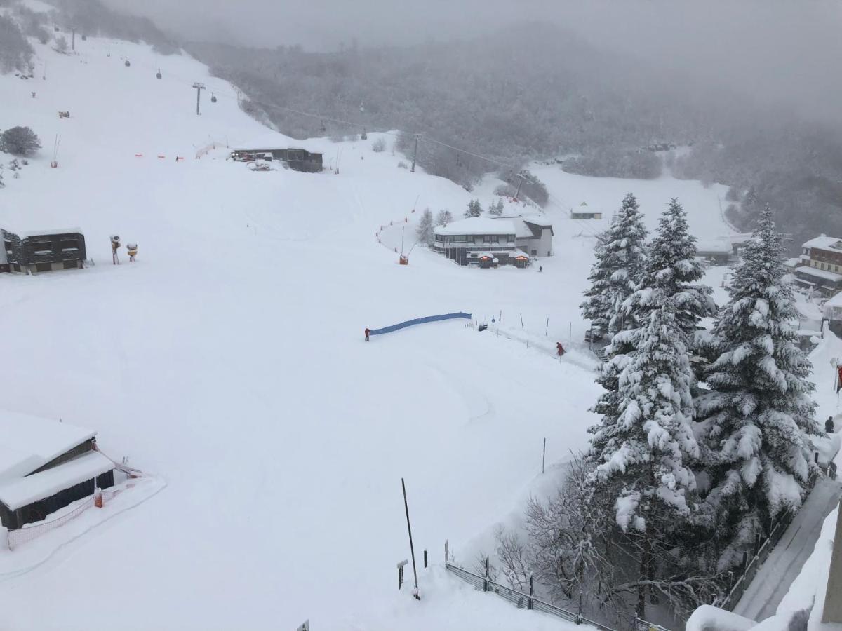 Le Skidoux 2*, Au Pied Des Pistes, Vue Montagne Gourette Luaran gambar